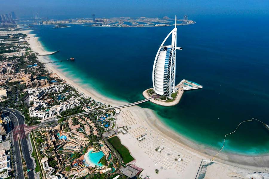 বিনোদের এ দেশে ব্যবসা নেই। দুবাই, সিঙ্গাপুর, জাকার্তায় তাঁর ব্যবসা রয়েছে।