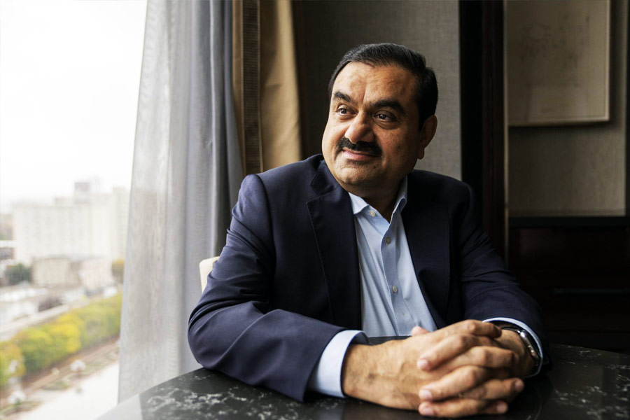 হুরুন ইন্ডিয়ার রিপোর্টে বলা হয়েছে, ২০১৭ থেকে ২০২২ সাল— এই পাঁচ বছরে বিনোদের সম্পত্তির পরিমাণ বেড়েছে ৮৫০ শতাংশ। ওই পাঁচ বছরে গৌতমের দাদার সম্পত্তি বেড়েছে এক লক্ষ ৫১ হাজার ২০০ কোটি টাকা।