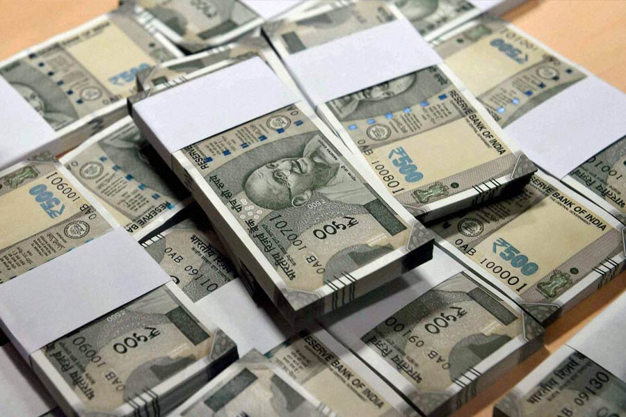 হুরুন ইন্ডিয়ার তালিকায় বলা হয়েছে, ২০১৭ থেকে ২০২২ সালে গৌতম আদানি এবং তাঁর পরিবারের সম্পত্তি বেড়েছে ১৫.৪ গুণ। আর বিনোদ এবং তাঁর পরিবারের সম্পত্তি বেড়েছে ৯.৫ গুণ।