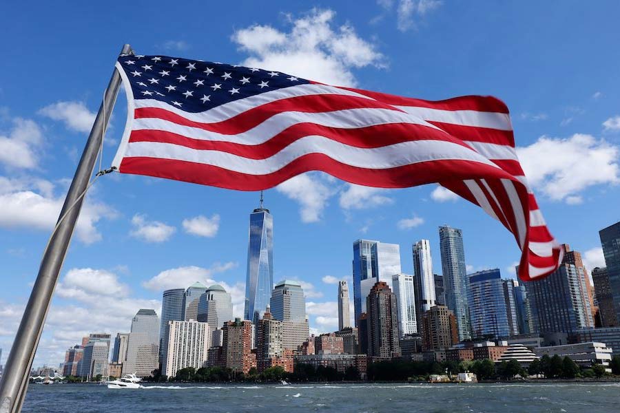 ২০২২ সালে প্রকাশিত ধনী প্রবাসী ভারতীয়দের তালিকায় রয়েছে ৯৪ জনের নাম। তার মধ্যে ৪৮ জনই থাকেন আমেরিকায়। সেখান থেকেই ব্যবসা চালান।