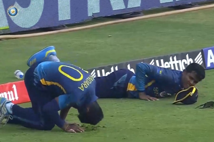 সঙ্ঘর্ষের পরে শ্রীলঙ্কার দুই ক্রিকেটার।