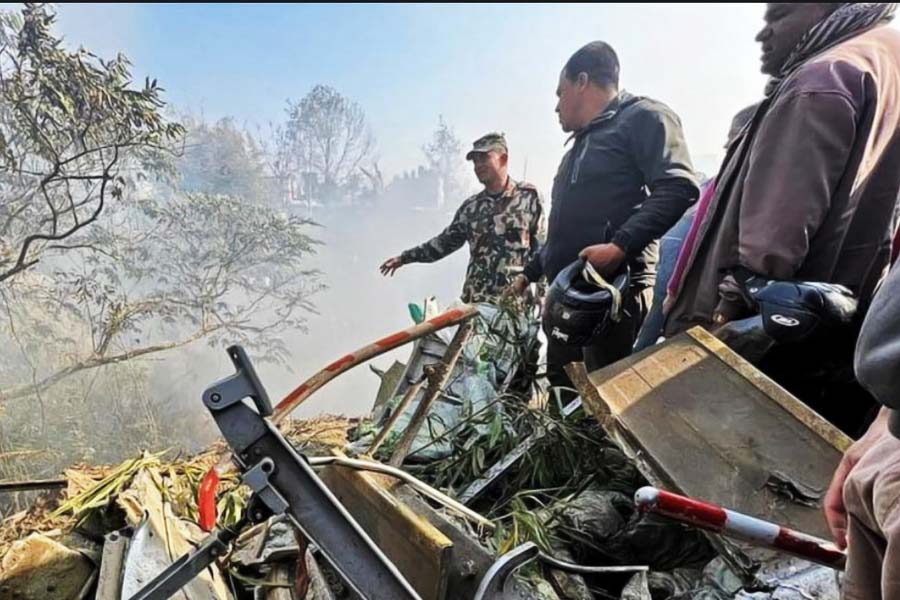 নেপালে বার বার দুর্ঘটনার আরও একটি কারণ হল আবহাওয়া। পাহাড়ে খুব দ্রুত আবহাওয়ার পরিবর্তন হয়। ফলে বিমান দুর্ঘটনার মুখে পড়ে। 