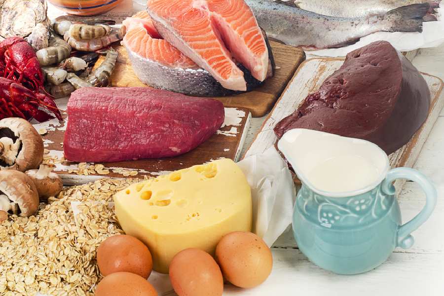 প্রাণিজ খাবারে অপেক্ষাকৃত বেশি পরিমাণে ভিটামিন বি১২ থাকে। 