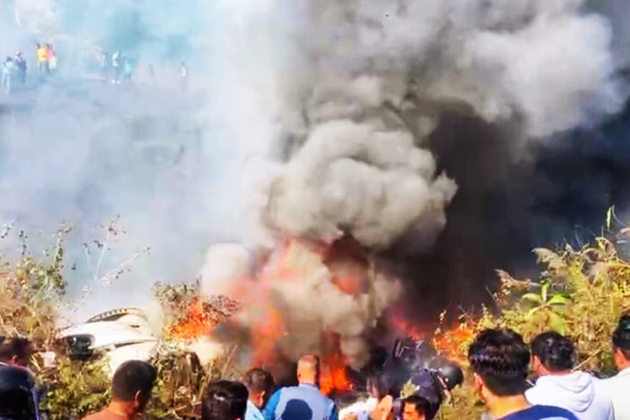 ১৫ জানুয়ারি, ২০২৩। রবিবার সকাল ১১টার দৃশ্য। কাঠমান্ডু থেকে পোখরার উদ্দেশে রওনা হয়েছিল ইয়েতি এয়ারলাইনসের বিমান। পোখরার বিমানবন্দরে নামতে আর সামান্য দেরি। যাত্রাপথে হঠাৎ ৭২ আসনের যাত্রিবাহী বিমানটি ভেঙে পড়ে। বিমানটি ভেঙে পড়া মাত্রই আগুন ধরে যায়।