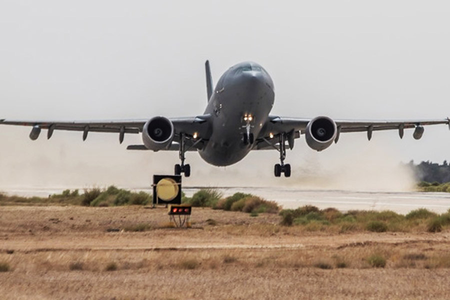 কাঠমান্ডু থেকে ৩৭ কিলোমিটার দূরে একটি পাহাড়ে ধাক্কা লাগে এয়ারবাস ৩১০-এর। যাত্রী-সহ বিমানকর্মীদের সকলে এই ঘটনায় প্রাণ হারিয়ে‌ছিলেন। পরে তদন্ত করে জানা যায় যে, বিমানের ডানায় কোনও সমস্যা দেখা দিয়েছিল। বিমানের পাইলট এয়ার ট্রাফিক কন্ট্রোল রুমে যোগাযোগ করলেও খারাপ আবহাওয়ার কারণে যোগাযোগ বার বার বিচ্ছিন্ন হয়ে যাচ্ছিল। শেষ পর্যন্ত দুর্ঘটনার কবলে পড়ে মৃত্যু হয় ১১৩ জনের।