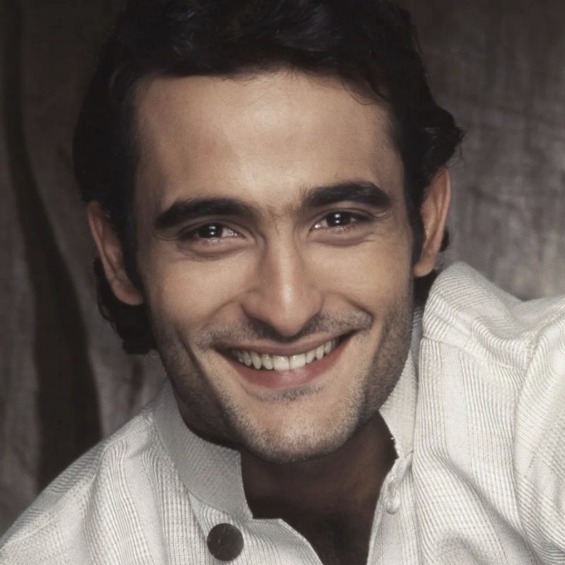 কেরিয়ারের প্রথমার্ধে একাধিক ছবিতে কাজ করার সুযোগ পেয়েছিলেন অক্ষয়। কিন্তু কাজের চাপে তাঁর মানসিক চাপও বাড়তে থাকে। তার প্রভাব পড়তে থাকে অভিনেতার শরীরে। অভিনেতা এক সাক্ষাৎকারে বলেন,‘‘মানসিক চাপ বাড়তে থাকার ফলে আমার মাথা থেকে চুল পড়তে শুরু করেছিল। দিনের পর দিন চুল পড়ার পরিমাণ বাড়তেই থাকে। তখন সবে কেরিয়ার শুরু করছি আমি। এই ঘটনার পর আমাকে মানসিক অবসাদ ঘিরে ফেলে।’’