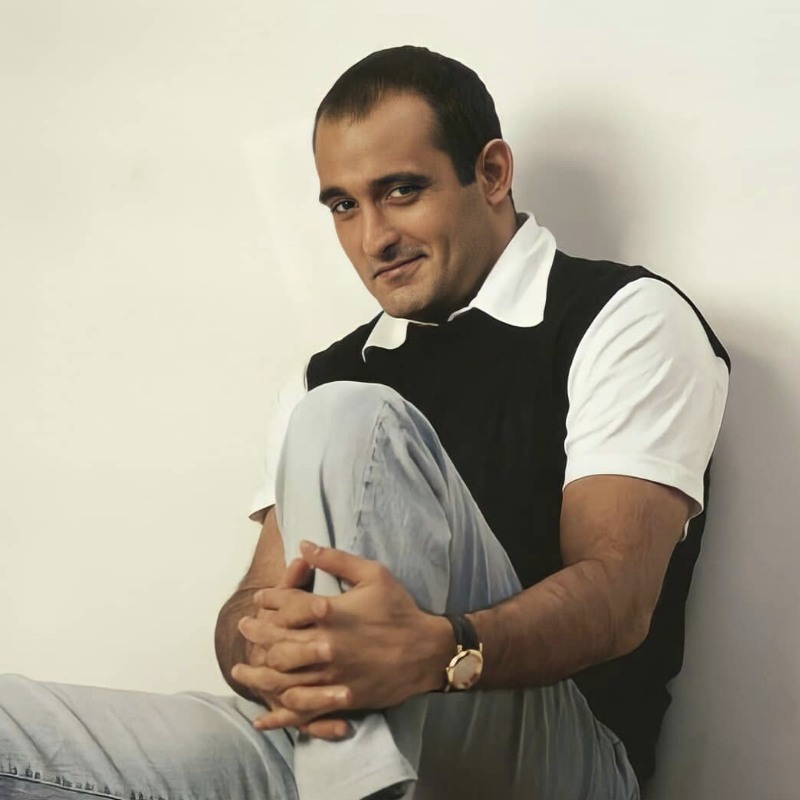 ‘হিমালয় পুত্র’ মুক্তি পাওয়ার একই বছরে প্রেক্ষাগৃহে মুক্তি পেয়েছিল ‘বর্ডার’ ছবিটি। সুনীল শেট্টি, সানি দেওল, জ্যাকি শ্রফ, তব্বুর মতো তারকাদের সঙ্গে এই ছবিতে পাল্লা দিয়ে অভিনয় করেছিলেন অক্ষয়। দর্শকমহল তাঁর অভিনয়গুণে পঞ্চমুখ হয়েছিল।