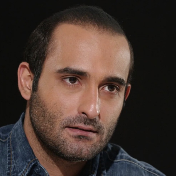 অতিমারির পর চার-পাঁচটি ছবিতে অভিনয় করতে দেখা যায় অক্ষয়কে। কিন্তু ‘দৃশ্যম ২’ ছবিতে আইপিএস অফিসারের ভূমিকায় তাঁর অভিনয় দেখে মুগ্ধ দর্শকমহল।