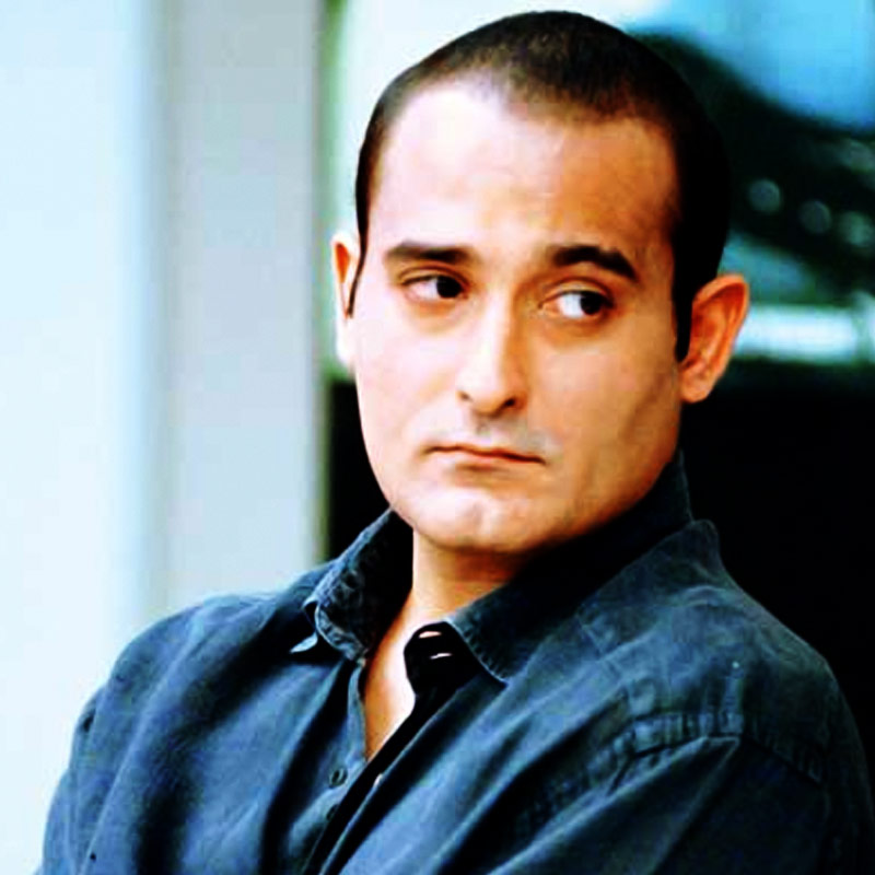 তবে আবার অভিনয় শুরু করার পর নিজে থেকেই পরিশ্রম করার প্রতিশ্রুতি নিয়েুছেন অক্ষয়। অভিনেতার মন্তব্য, ‘‘যে সময় হারিয়ে গিয়েছে, তা আমি আর ফিরে পাব না। কিন্তু ওই সময়ে আমি যা কাজ করতে পারিনি, তা এ বার পরিশ্রম করে পুষিয়ে দেব। দর্শকের ভালবাসা ফিরে পাওয়ার জন্য নিজের সেরাটা দেব।’’