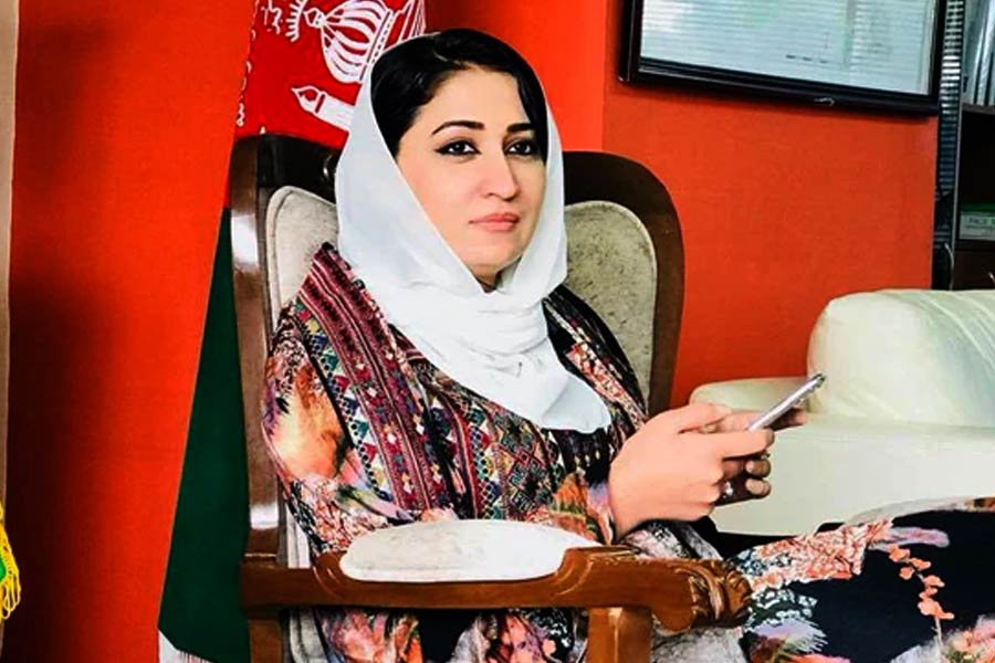  কিন্তু তালিবানের দিকে আঙুল তোলার কারণ কী? মুরসালের পরিজনদের অনুমান, তালিবান মসনদ দখল করার পরে বহু সাংসদ আফগানিস্তান ছেড়ে চলে গেলেও মুরসালের মতো হাতেগোনা কয়েক জন সাংসদ নিজের দেশেই থেকে গিয়েছিলেন। তা-ই মুরসালকে ‘টার্গেট’ করেছিল তালিবান।