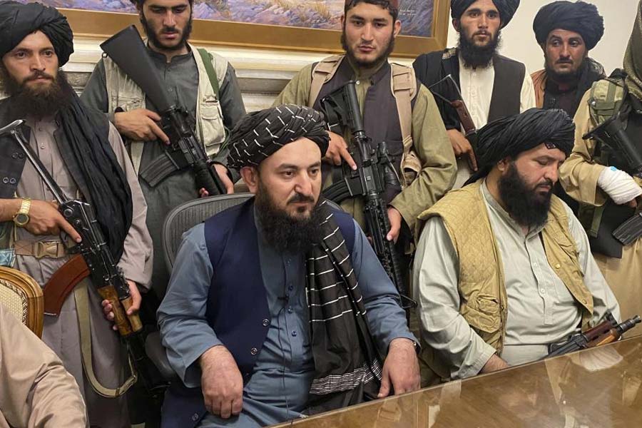 ২০১৮ সালে কাবুলের সাংসদ হিসাবে নির্বাচিত হন মুরসাল। এক বছর পর আইনসভার মহিলা সদস্য হিসাবে প্রতিনিধিত্ব করছিলেন তিনি। কিন্তু তালিবান ক্ষমতা দখলের পর তিনি এই দায়িত্ব থেকে সরে আসেন।