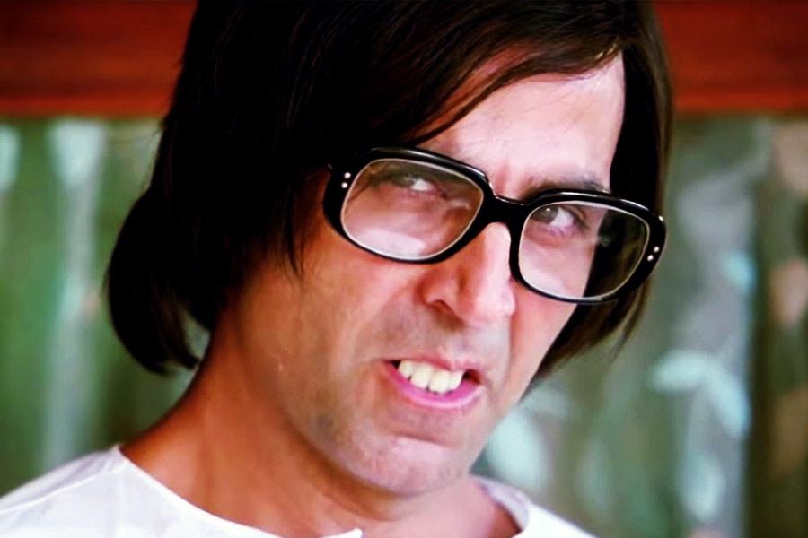 পরিচালকের দাবি, তিনি নাকি প্রথম থেকেই বুঝতে পেরেছিলেন যে অক্ষয় লম্বা রেসের ঘোড়া। প্রতি মুহূর্তে নিজেকে কী ভাবে আরও উন্নত করা যায়, সব সময় সেই চেষ্টাই করতেনঅক্ষয়।