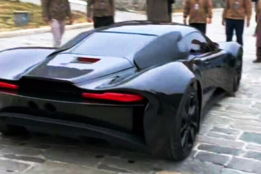 সুপারকারটির চেসিস (গাড়ির নিম্নাংশের কাঠামো) টিউবের আকারের। চেসিসটি খুব একটা ভারী নয়। গাড়িটি তৈরি করতে যে সব যন্ত্রাংশ ব্যবহার করা হয়েছে, তা হালকা। ফর্মুলা-১ রেসের গাড়িগুলোয় যেমন টিউবুলার চেসিস থাকে, তেমন ভাবেই ই সুপারকারের কাঠামো তৈরি করা হয়েছে।