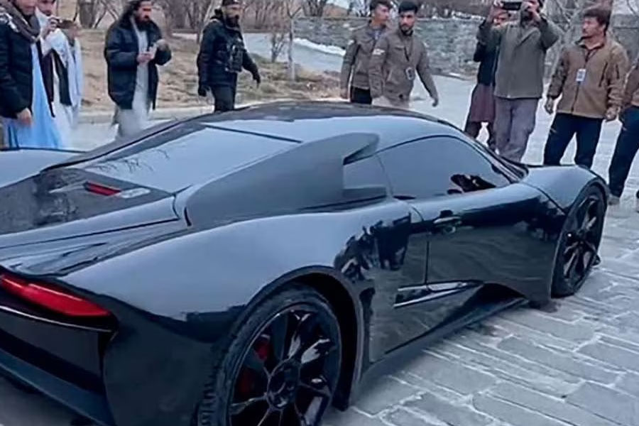 সুপারকারটির ছবি প্রথম প্রকাশ্যে আনেন তালিবানের উচ্চশিক্ষামন্ত্রী আব্দুল বকি হক্কানি। গাড়িটির রং কালো। সুপারকারের ছবি ও ভিডিয়ো প্রকাশ্যে এসেছে। গাড়িটিকে দেখতে অনেকটা ‘স্পোর্টস কারে’র মতোও।