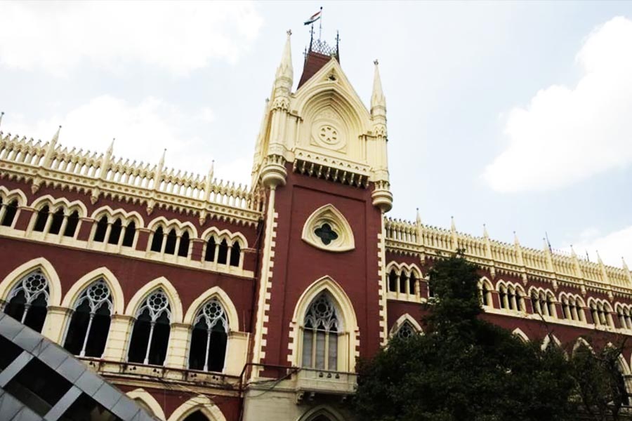 দুপুর ২টো ৫১ মিনিট— রেজিস্ট্রার জেনারেল চৈতালির সঙ্গে আরও একবার বৈঠক করলেন প্রতিনিধি দলের সদস্যরা। 