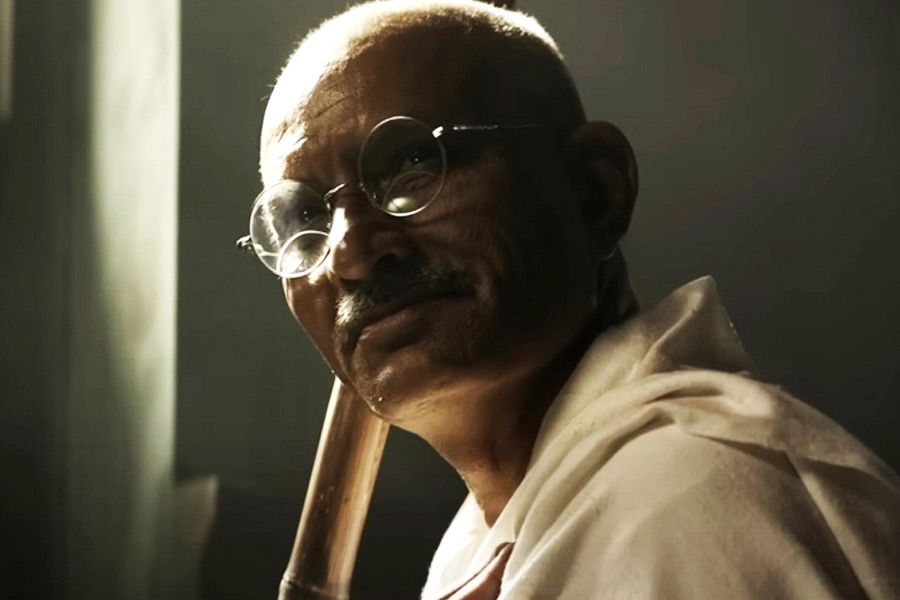 Alternate story in Mahatma Gandhi movie, why is grandson Tushar not happy?