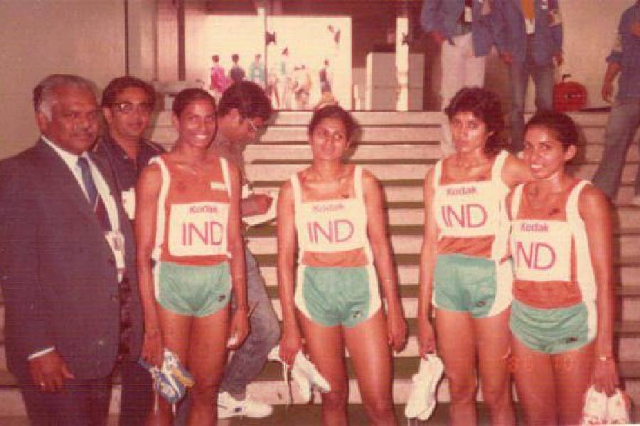 পিটি ঊষা, সাইনি আব্রাহাম, এমডি বালসাম্মা এবং বন্দনা রাও। আশির দশকে ট্র্যাক অ্যান্ড ফিল্ড ইভেন্টে দেশীয় তারকাদের কথা উঠলেই এই ৪ জনের নাম এক নিশ্বাসে ভেসে উঠত। বেশির ভাগ ক্ষেত্রেই ভারতের পতাকার ভার বহন করতেন এই কন্যারা। এঁদের মধ্যে আবার ঊষার সঙ্গে সাইনির তুলনা টেনে পাতার পর পাতা লেখালেখি চলত সংবাদমাধ্যমে।