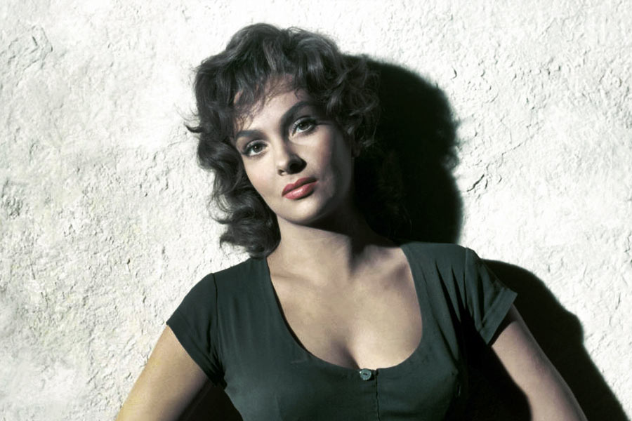 দ্বিতীয় বিশ্বযুদ্ধের পরবর্তী সময়ে ইটালীয় চলচ্চিত্রে জিনার আবির্ভাব যেন এক নতুন যুগের সূচনা করেছিল। তাঁকে কামনার প্রতিমূর্তি হিসাবে বর্ণনা করতে শুরু করে তৎকালীন গণমাধ্যম।