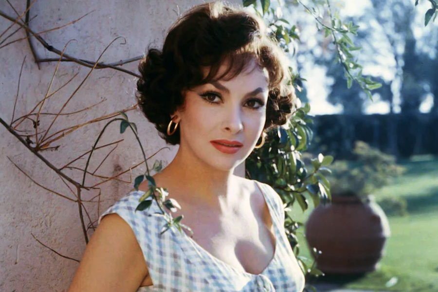 এক সময় শুধু ইটালি নয়, গোটা ইউরোপের হৃদয়ের রানি হয়ে উঠেছিলেন জিনা। তাঁর অভিনয়, ক্যামেরার সামনে শরীরী আবেদন ঝড় তুলত অনুরাগীদের মনে। জিনা রেখে গিয়েছেন প্রায় সাড়ে চার কোটি ডলারের (ভারতীয় মুদ্রায় ৩৬৮ কোটি টাকা) সম্পত্তি।