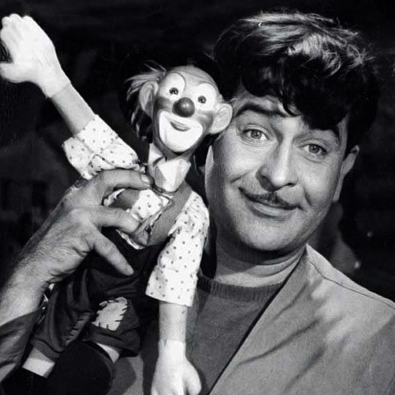 রাজের ব্যক্তিগত জীবনও ছিল বহুল চর্চিত। রাজ তাঁর বাবার এক তুতো বোনকে বিয়ে করেছিলেন। কিন্তু বিয়ে করার পরেও পরকীয়া সম্পর্কে জড়িয়ে পড়েন।