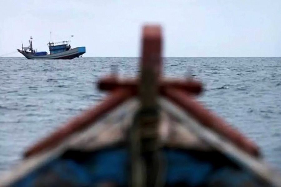 রওনা হওয়ার পর সপ্তম দিন নৌকার ইঞ্জিন ভেঙে যায়। তার পর গভীর সমুদ্রের দিকে এগোতে থাকে। এ ভাবে পাঁচ দিন চলার পর শ্রীলঙ্কার মৎস্যজীবীদের একটি নৌকা অগাস্টিনদের দেখতে পায়। 