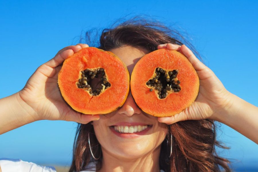 পেঁপে ত্বকের পোড়া ভাব তোলার জন্য খুবই উপকারী। 