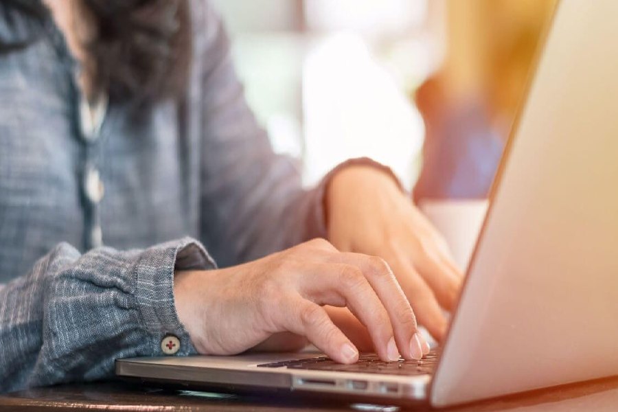 এই প্রতিবেদনে রইল জিমেলের তেমন কিছু কৌশলের খুঁটিনাটি, যা জেনে নিলে গুগলের এই পরিষেবা অনেক বেশি আকর্ষণীয় এবং গ্রহণযোগ্য হয়ে উঠবে।