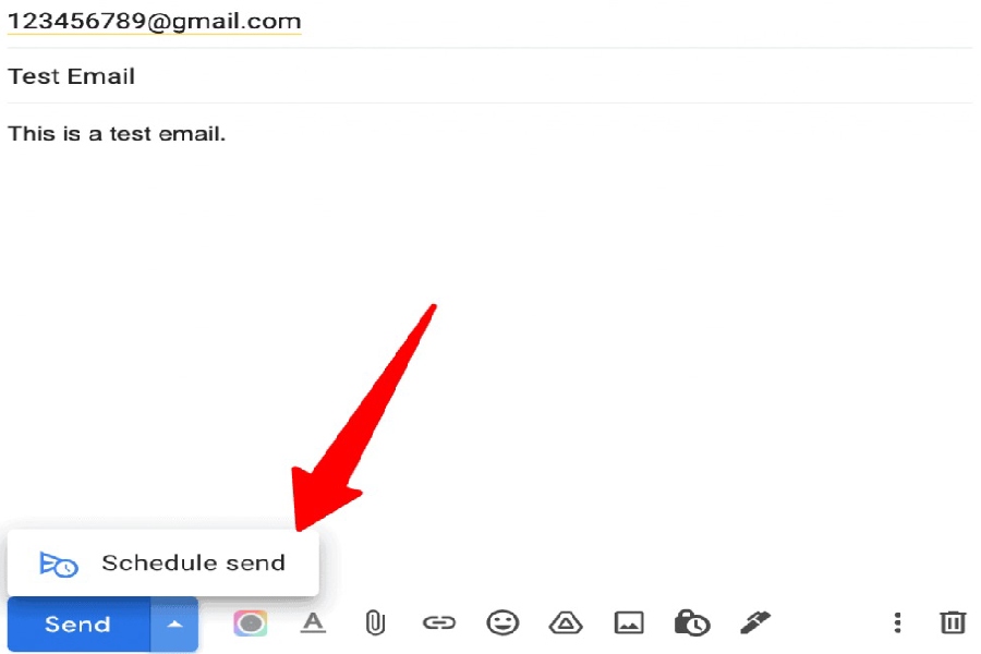মেল ‘শিডিউল’ করার জন্য টাইপ করার পর ‘সেন্ট’ বাটনের পাশের তির চিহ্নে ক্লিক করতে হবে। ‘শিডিউল সেন্ট’ অপশনে ক্লিক করে মেল পাঠানোর তারিখ এবং সময় নির্দিষ্ট করে দিলেই মেলটি ‘শিডিউল’ হয়ে যাবে।