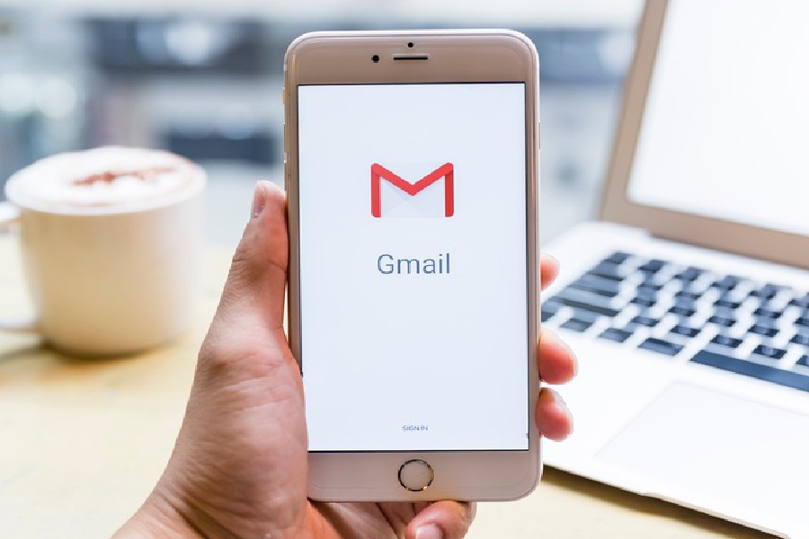 অফলাইনেও জিমেল ব্যবহার করা যায়। ইন্টারনেট ছাড়াই মেল পড়া এবং তার উত্তর দেওয়া সম্ভব। ব্যবহারকারীদের সেই কৌশলও জানা দরকার। 