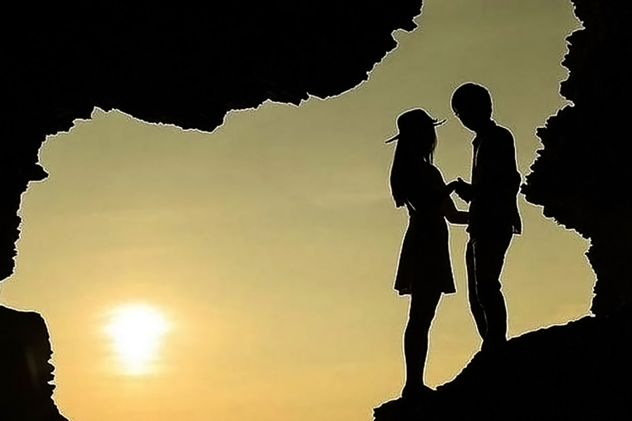 ঘটনার সূত্রপাত ১৯০৫ সালে। টেক্সাসের হানি গ্রোভ শহরের বিত্তশালী কৃষক পরিবারের ছেলে হেনরি প্রেম করতেন মেসি টিচনরের সঙ্গে। কিন্তু হঠাৎই এক দিন মেসির সঙ্গে সম্পর্কে ইতি ঘটিয়ে বেরিয়ে আসেন হেনরি।