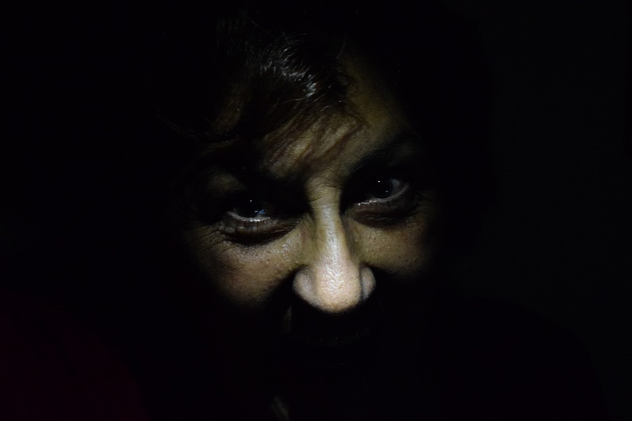 বোনকে হারিয়ে হেনরির উপর প্রতিশোধ নিতে মরিয়া হয়ে ওঠেন মেসির দাদা। মেসির আত্মহত্যার প্রতিশোধ নিতে হেনরিকে প্রাণে মেরে ফেলার সিদ্ধান্ত নেন তিনি। 