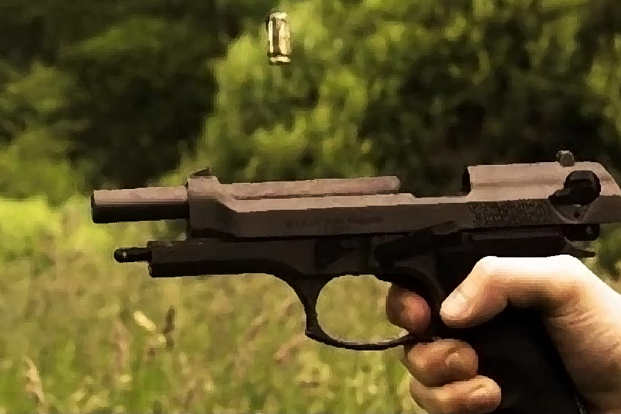 মেসির মৃত্যুর কয়েক দিন পর হঠাৎই হেনরির বাড়ির সামনে উপস্থিত হন মেসির দাদা। তখন বাগানের একটি গাছের পাশে আপনমনে কাজ করছিলেন তিনি। হেনরিকে লক্ষ্য করে দূর থেকে পর পর দু’টি গুলি চালান মেসির দাদা। হেনরির কী হল দেখার আগেই ওই একই বন্দুকের গুলিতে আত্মঘাতী হন তিনি।