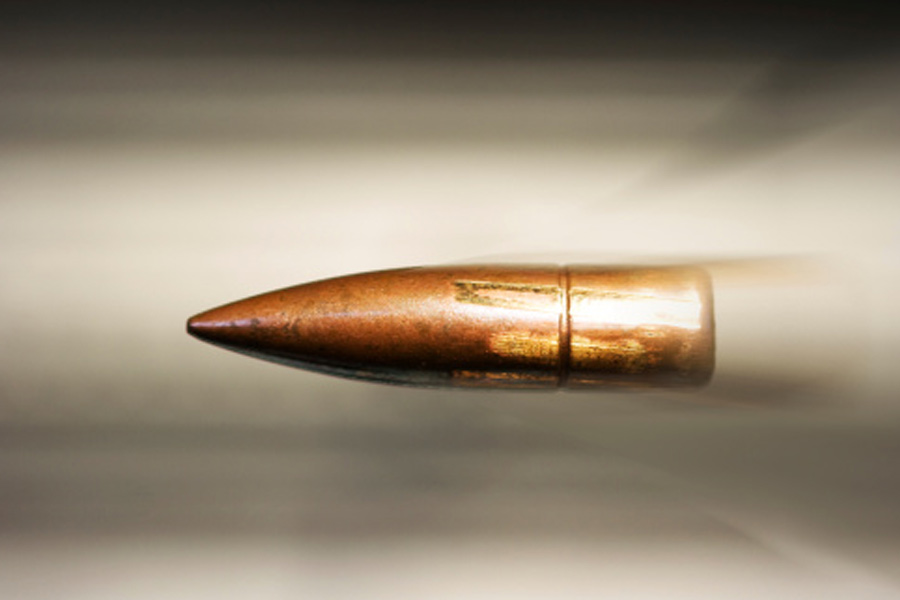 বিস্ফোরণের পর ওই বুলেট এসে আঘাত করে হেনরির বুকে। ঘটনাস্থলেই মৃত্যু হয় তাঁর। 