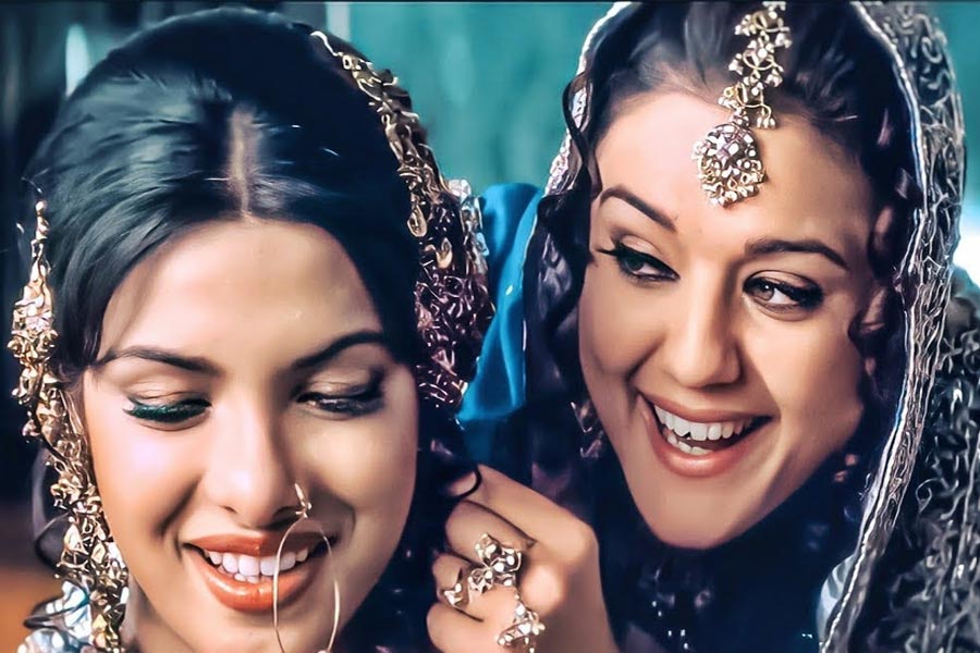 তবে, প্রীতি এবং প্রিয়ঙ্কাকে মাঝেমধ্যেই সমাজমাধ্যমে একে অপরের ছবি বা ভিডিয়োয় মন্তব্য করতে দেখা যায়। বলিপাড়া থেকে দূরে সরে গিয়ে দুই অভিনেত্রীর পুরনো বিবাদেও ভাটা পড়েছে বলা যায়।