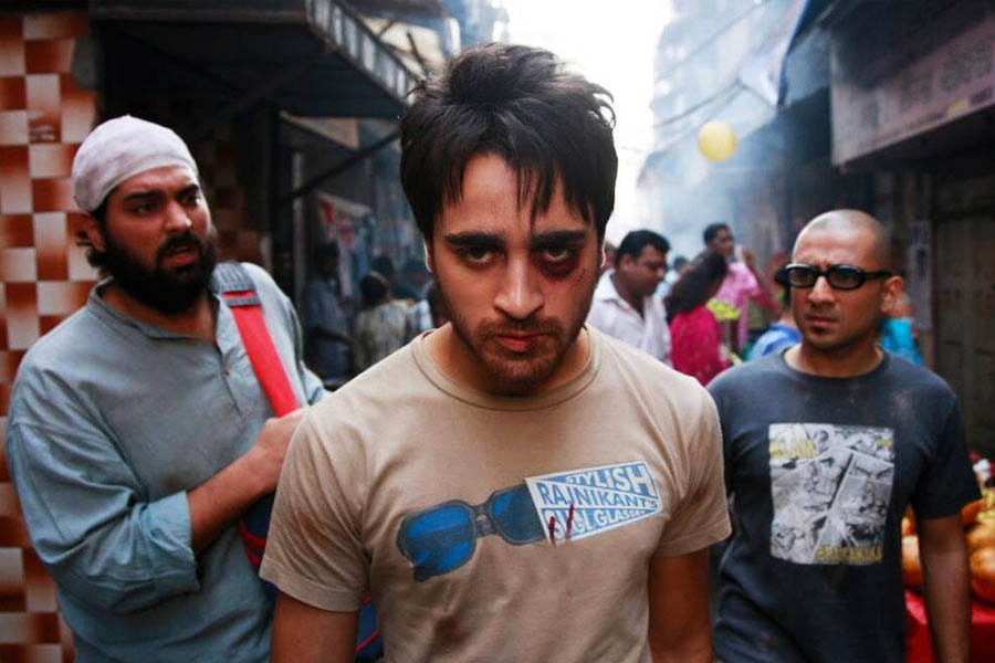 ২০১০ সাল থেকে ২০১৩ সাল পর্যন্ত বলিপাড়ায় ‘দিল্লি বেলি’, ‘মেরে ব্রাদার কি দুলহন’, ‘ব্রেক কে বাদ’-এর মতো একের পর এক বাণিজ্যিক ছবিতে অভিনয় করতে দেখা যায় ইমরানকে।