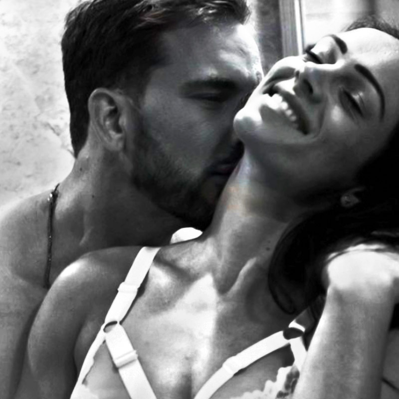 রব জানিয়েছেন, এক একটা পার্টির থিম এক এক রকম হয়। কোনও কোনও ঘরে একসঙ্গে ২০ জন থাকেন। সেখানে তাঁরা নিজেদের মধ্যে যৌন সম্পর্কে লিপ্ত হন। 