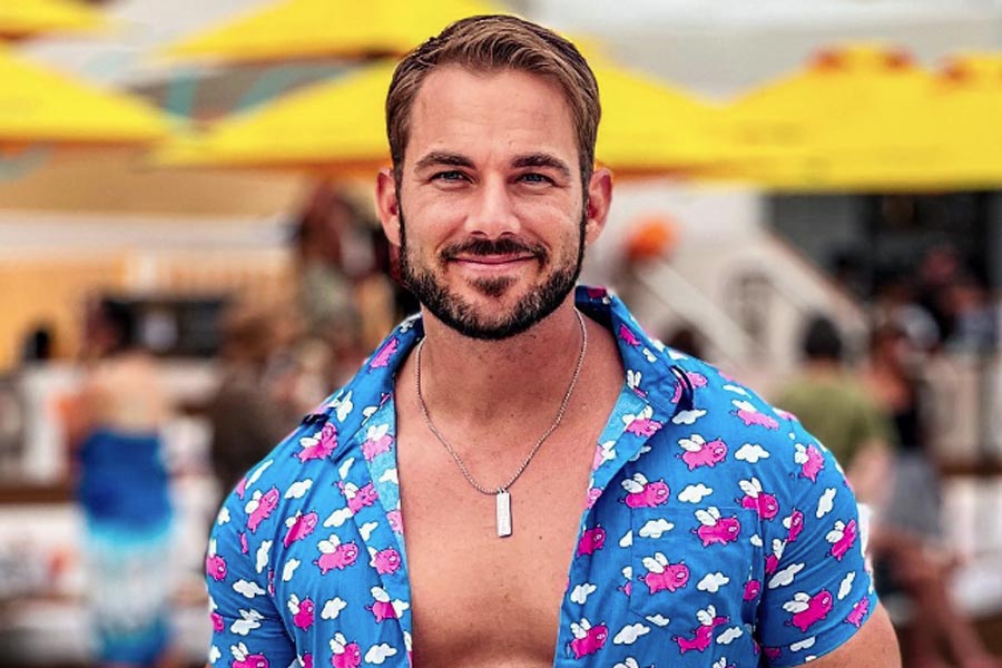 ‘সেক্স পার্টি’, স্ত্রী ও পরস্ত্রীর সঙ্গে যৌন সংসর্গ— সুখী জীবনে মেতে রয়েছেন রব। জীবনটাকে অন্য রকম ভাবে উপভোগ করতে স্বামী রবের পাশে রয়েছেন তাঁর স্ত্রী ক্যাটিও। তাঁদের এই সুখী দাম্পত্যের কাহিনিতে মজেছেন অনেকেই। 