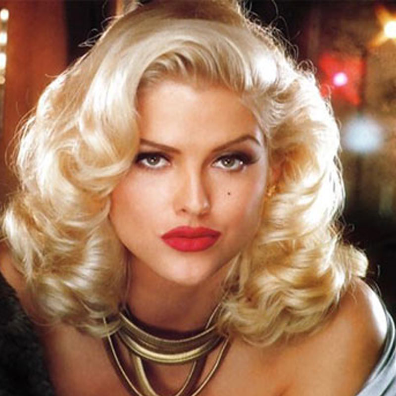 মার্শালের সঙ্গে তাঁর বিয়ের কারণ নিয়ে জল্পনার অন্ত ছিল না। ২০০২ সালে আমেরিকার টেলিভিশনে  ‘ল্যারি কিং লাইভ’ শোয়ে আনার মন্তব্য ছিল, ‘‘ছেলে (ড্যানিয়েল ওয়েন স্মিথ) আর আমার জন্য এত কিছু করেছে... সে জন্যই ওঁকে এত ভালবাসতাম। এ রকম ভালবাসা আমি আর কারও কাছ থেকে পাইনি। কেউ আমাকে এতটা ভালবাসা দেয়নি, এত সম্মানও করেনি। লোকে আমার সম্পর্কে যা-ই বলুক না কেন, পরোয়া করি না।’’