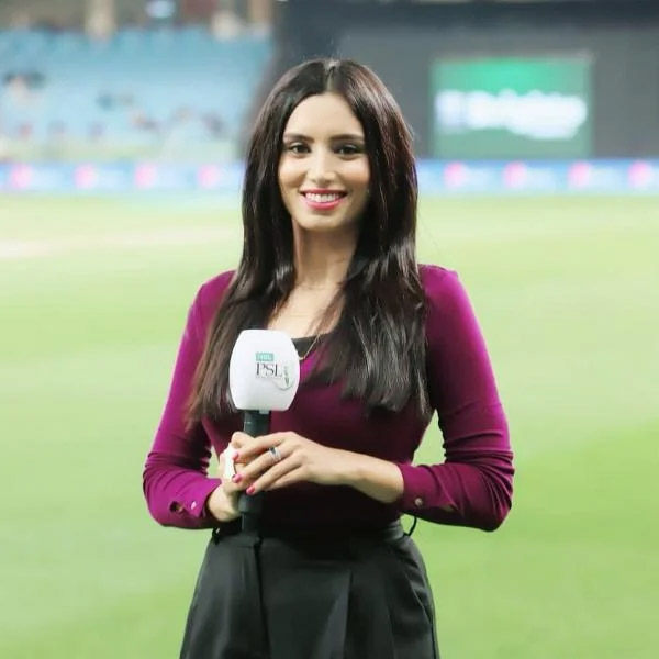 নজিরবিহীন এই ঘটনার ক্যামেরাবন্দি হয়েছে। ভিডিয়ো আকারে তা ভাইরাল হতে বেশি সময় লাগেনি। যদিও ভাইরাল ভিডিয়োটির সত্যতা যাচাই করেনি আনন্দবাজার অনলাইন।