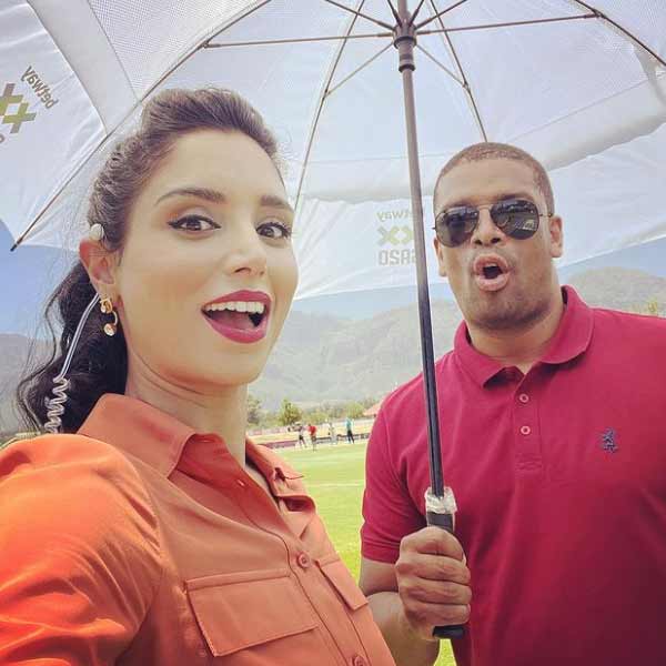 জাইনাব অবশ্য এই উপেক্ষা হজম করে নেন সহজাত দক্ষতায়। তিনি অপ্রস্তুত না হয়ে নিজের কাজ করে গিয়েছিলেন। মাঠের পরিস্থিতি বর্ণনা করেছিলেন ক্যামেরার সামনে। তবে টেটের সঙ্গে তাঁর এই সাক্ষাতের ভিডিয়োটি ভাইরাল হয়ে গিয়েছিল। যদিও ভিডিয়োর সত্যতা যাচাই করেনি আনন্দবাজার অনলাইন।