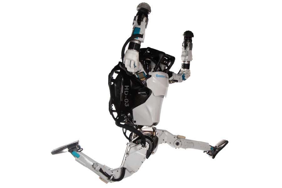 ভিডিয়োতে আরও দেখা গেল, যাতায়াতের পথে ভল্টও খাচ্ছে সে। প্রায় ১৮০ ডিগ্রি ঘুরে যাচ্ছে। দিচ্ছে লাফ। ঠিক যেমন ক্রীড়াবিদেরা করে থাকেন।