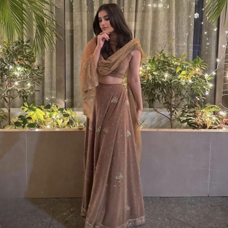 ১৭ বছর বয়সি রাশা ২০২১ সালে মুম্বইয়ের ধীরুবাই অম্বানী ইন্টারন্যাশনাল স্কুল থেকে কেমব্রিজ আইজিসিএসই (ইন্টারন্যাশনাল জেনারেল সার্টিফিকেট অফ সেকেন্ডারি এগজামিনেশন ) পরীক্ষায় পাশ করে।