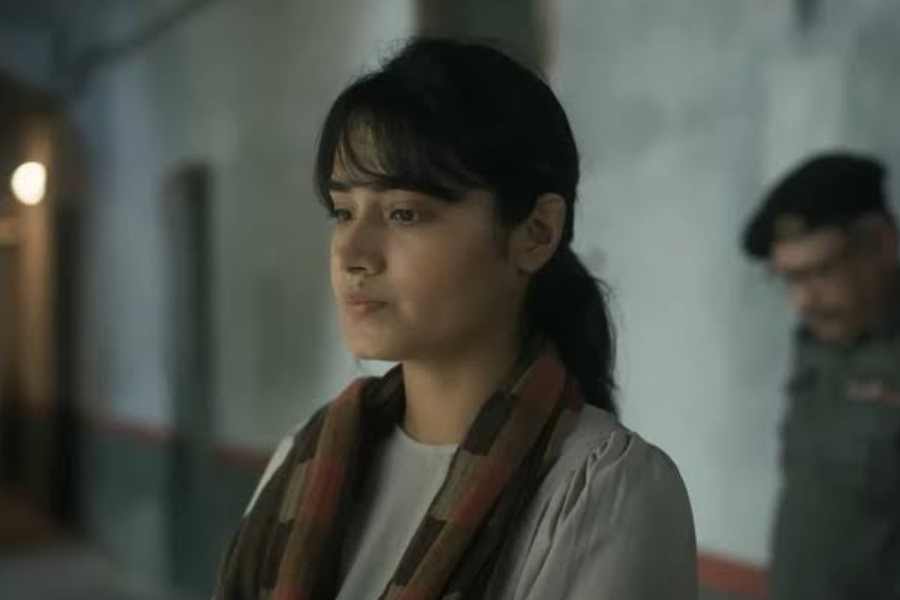 ‘কারাগার’ ওয়েব সিরিজ়ের একটি দৃশ্যে তাসনিয়া।