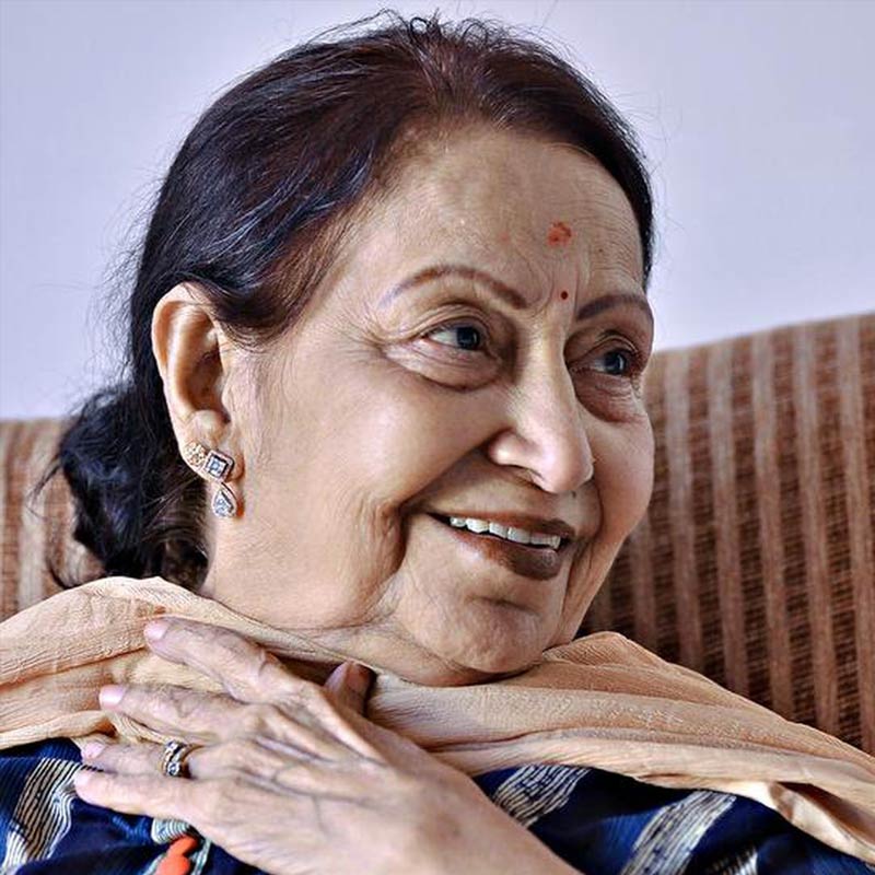 এক বছর পর সঙ্গীত পরিচালক উষা খন্নার নজর পড়ে শব্বিরের প্রতি। উষার অফিসে ডাক পড়ে তাঁর। শব্বিরকে গান করতে বলায় একের পর এক রফির গান গাইতে থাকেন তিনি। শব্বির গান গাওয়া থামিয়ে দেখেন, উষার চোখে জল। তখনই শব্বিরকে একটি ছবিতে গান গাওয়ার প্রস্তাব দেন তিনি।