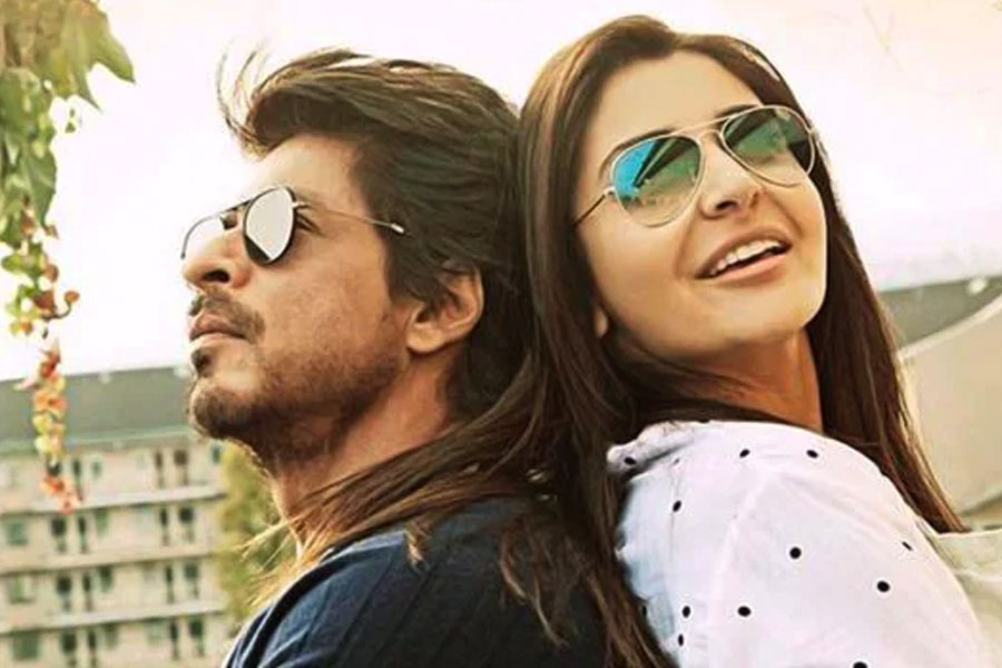 তবে প্রথম দিনে এই ছবিও ১৫ কোটির বেশি ব্যবসা করে। প্রথম দিন ‘জব হ্যারি মেট সেজল’-এর আয় ছিল ১৫ কোটি ২৫ লক্ষ টাকা। সব মিলিয়ে এই ছবি ১৫৩ কোটি টাকার ব্যবসা করেছে।