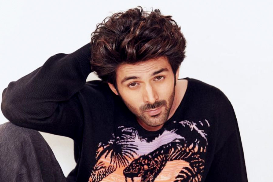 Photograph of Kartik Aaryan.