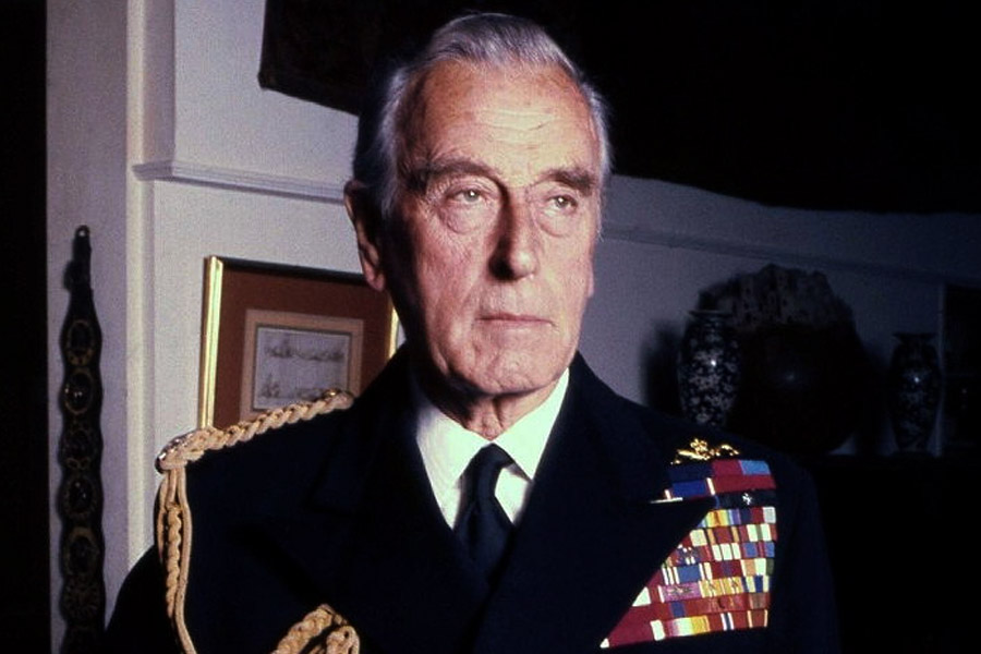 লর্ড মাউন্টব্যাটেনের সঙ্গে ভারতের ইতিহাসের যোগ নিবিড়। তিনিই ব্রিটিশ ভারতের শেষ ভাইসরয়। তাঁর আমলেই ভারত স্বাধীন হয় এবং ঘটে দেশভাগের মতো ঘটনা। এই ব্রিটিশ অভিজাতের কর্মজীবন বিচিত্র। কিন্তু তাঁর মৃত্যুর ঘটনাও কম রোমহর্ষক নয়। ৭৯ বছর বয়সে ছুটি কাটাতে গিয়ে আততায়ীদের বোমার আঘাতে মৃত্যু হয় তাঁর। কে বা কারা তাঁকে হত্যা করল? এ নিয়ে মানুষের কৌতূহল আজও অমলিন।