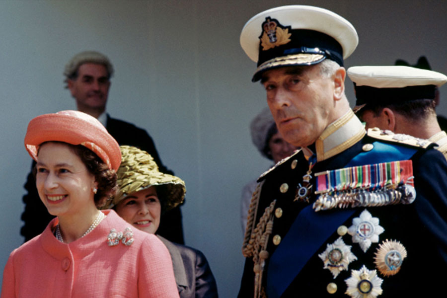 রাজপরিবারের সদস্য হলেও  তাঁকে কখনই সেই পরিবারের কাছাকাছি আসতে দেওয়া হয়নি বলে শোনা যায়। তাই প্রথমে নৌবাহিনীর শীর্ষ পদে, পরে ভারতের ভাইসরয় করে পাঠানো হয়। শোনা যায়, তাঁকে রাজপরিবারের একাংশ পছন্দ করলেও  অন্য অংশের নেকনজরে ছিলেন না তিনি।