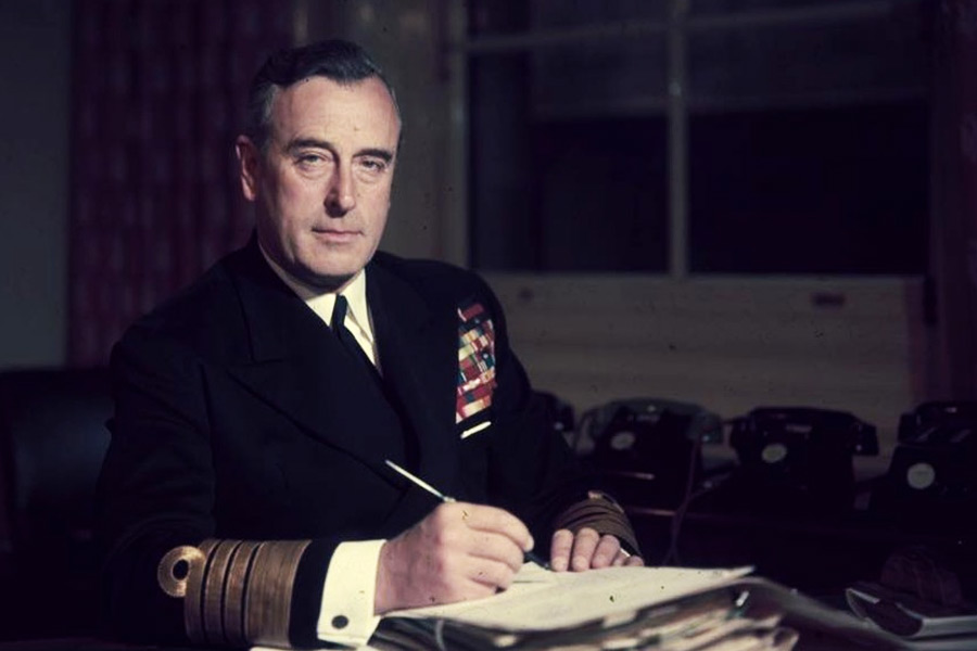 দিনটা ছিল ১৯৭৯ সালের ২৬ অগস্ট। কাছের মুলঘামোর গ্রামে মাছ ধরতে গিয়ে আবহাওয়া-জনিত সমস্যার মুখে পড়েছিলেন তিনি। সাদা এবং সবুজ রঙের যে বোটটিতে মাউন্টব্যাটেন মাছ ধরতে গিয়েছিলেন, তার নাম ছিল ‘শ্যাডো-ভি’। খারাপ আবহাওয়ায় সমস্যার কারণে মাছ ধরায় সমস্যা হওয়ায় ঠিক করেন, পরের দিন আবারও মাছ ধরতে আসবেন। তাই বোটটি সমুদ্রের কিনারায় বেঁধে রেখে পরিবারের কাছে ফিরে আসেন বর্ষীয়ান মাউন্টব্যাটেন।