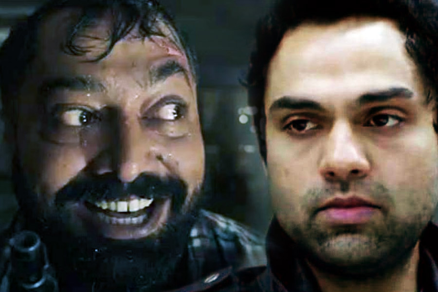 অভয় সাক্ষাৎকারে বলেন, ‘‘আমার কোনও ব্যক্তিগত উদ্দেশ্য নেই। অনুরাগকে আমি ক্ষমা করে দিয়েছি। ওঁর নামে কোনও মিথ্যা কথাও বলিনি আমি। অনুরাগ ভাল মানুষ নন, শুধু এতটুকু জানি।’’